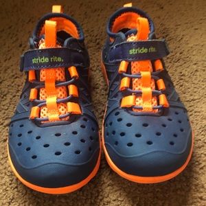 Little boys stride rite made 2 play shoes